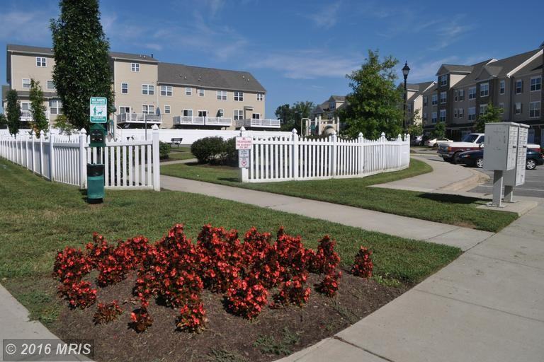106 Backstretch Way - Photo 2 of 30