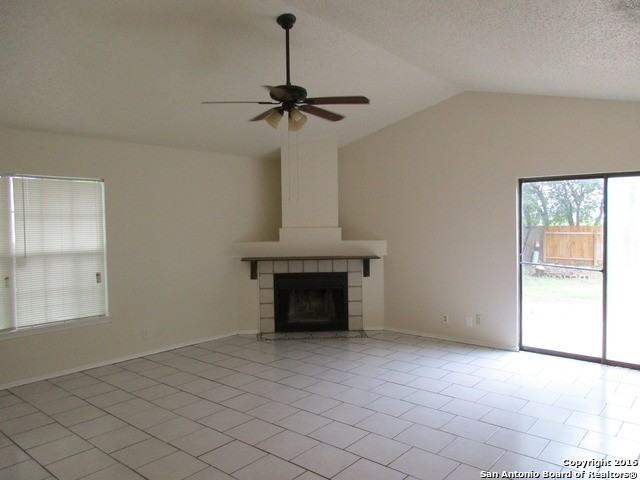 5519 Royal Vista Dr - Photo 3 of 10