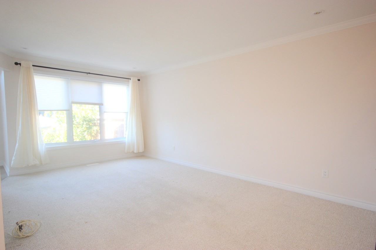 445 Sparkman Ave - Photo 2 of 12