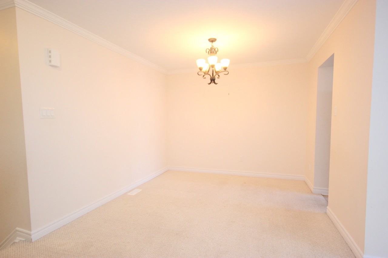 445 Sparkman Ave - Photo 3 of 12