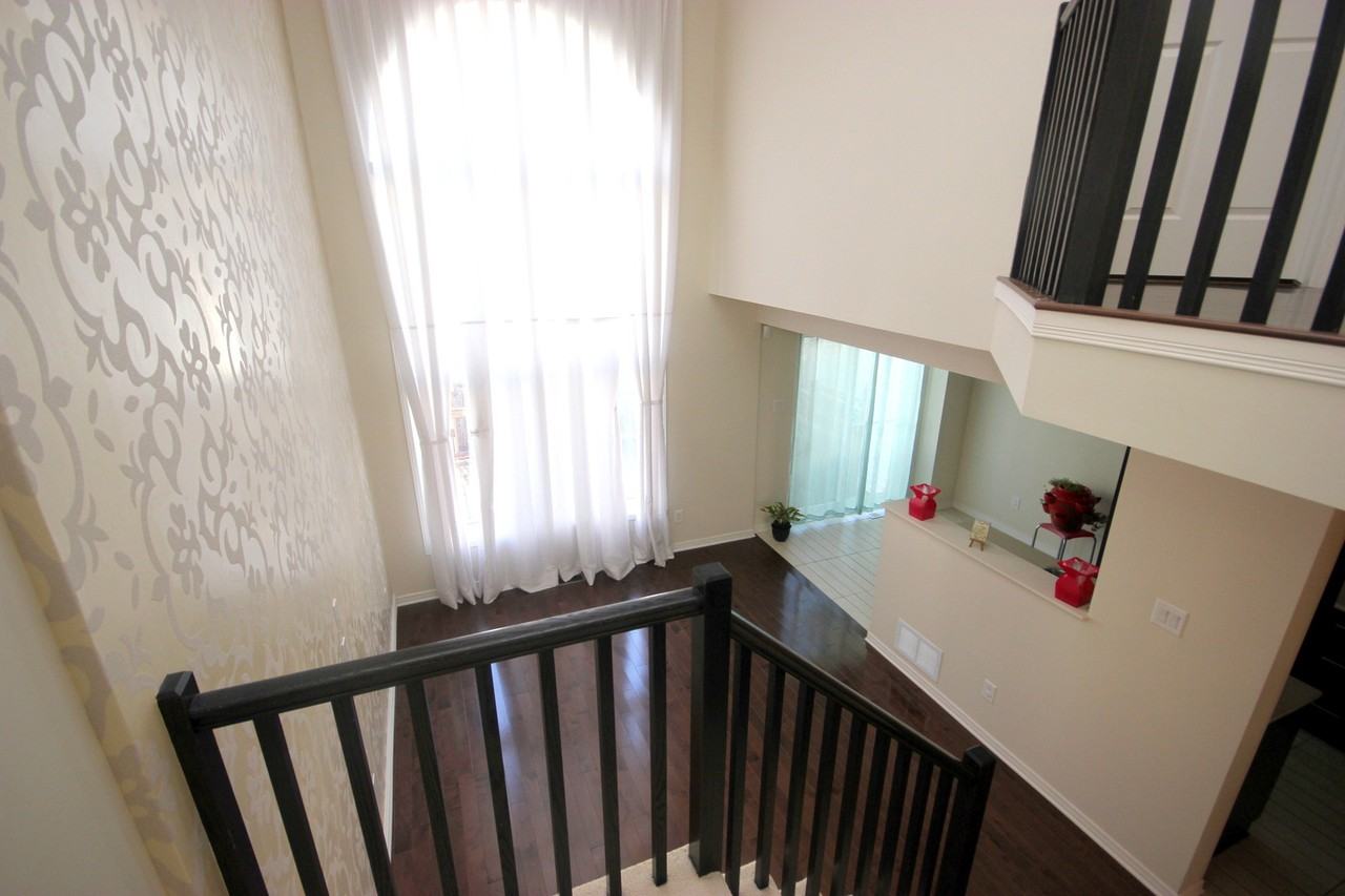 243 Rolling Meadow Crescent - Photo 2 of 12