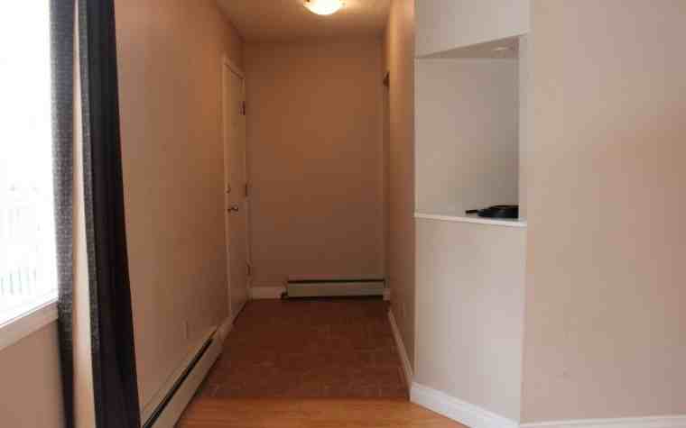 1210 14 St W - Photo 3 of 13