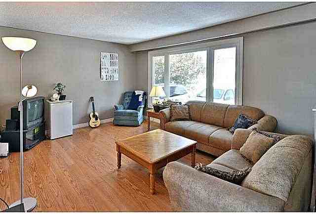 29 Bernick Dr - Photo 2 of 17