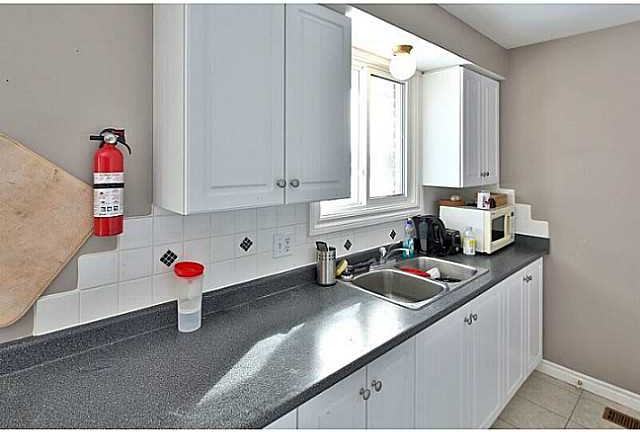 29 Bernick Dr - Photo 3 of 17