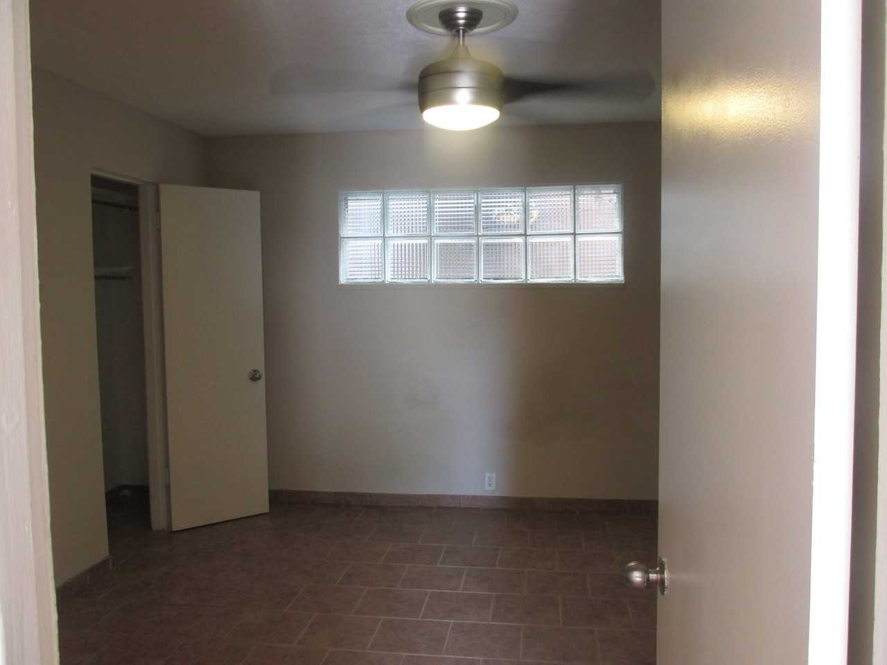 4121 Mandell St - Photo 3 of 5