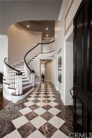 5 Colonial Dr - Photo 3 of 25