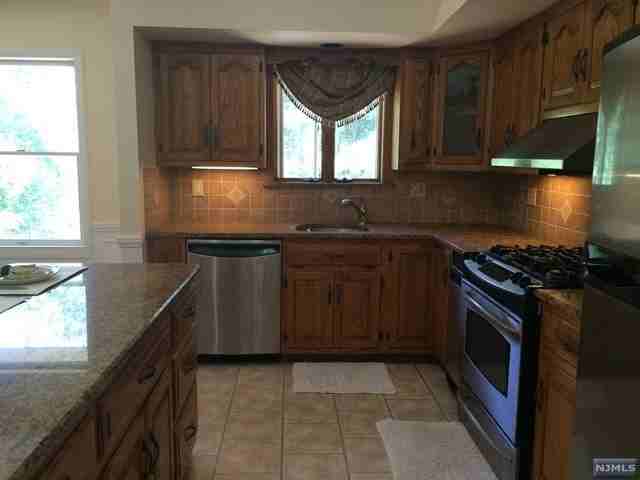 11 Sanoset Rd - Photo 3 of 21