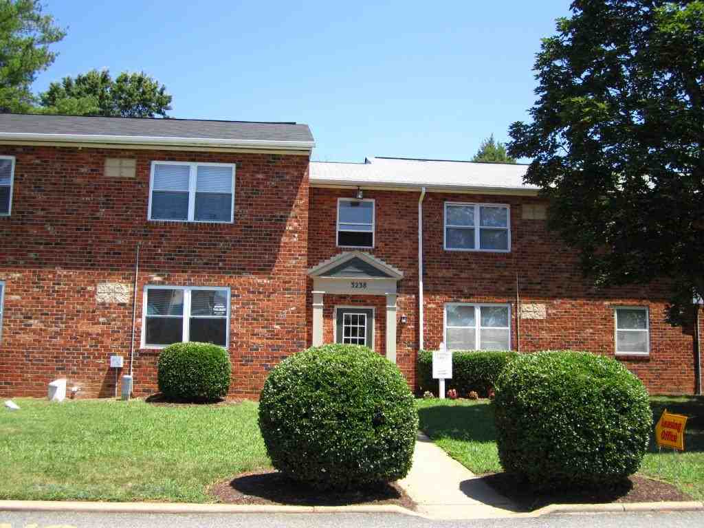 Brookmont Apartments - Photo 3 of 10