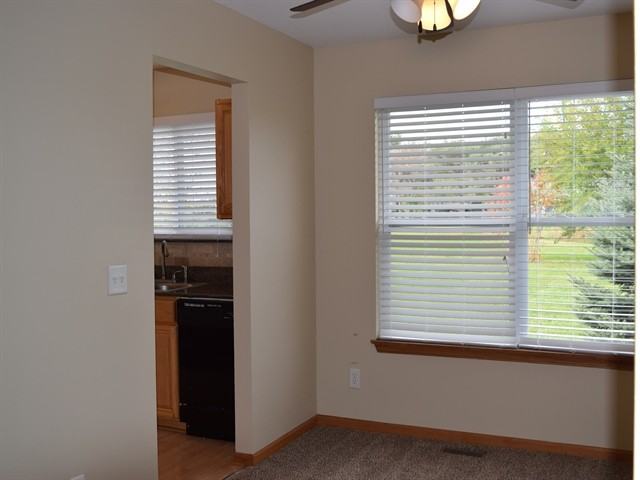 2291 Oakwood Dr - Photo 3 of 17
