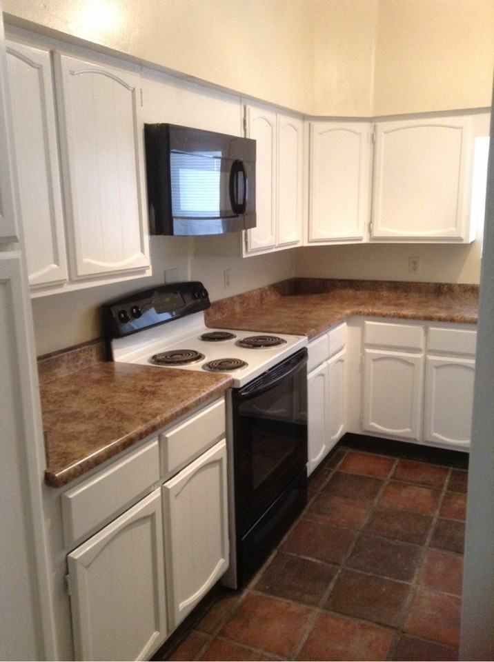 1028 E Silver St - Photo 3 of 13