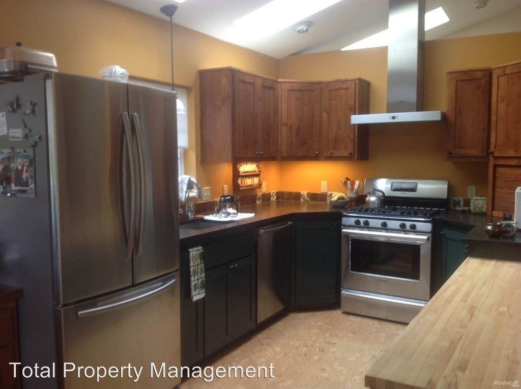 3630 Evergreen Ave - Photo 3 of 5