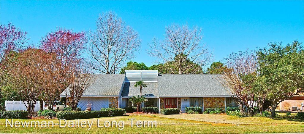 47 Country Club Dr E - Photo 2 of 27