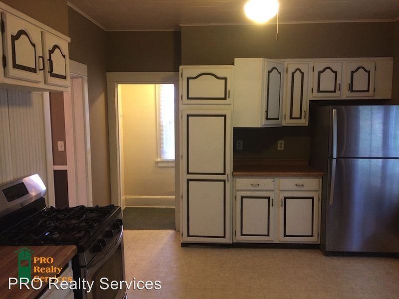 626 Grace St - Photo 3 of 12