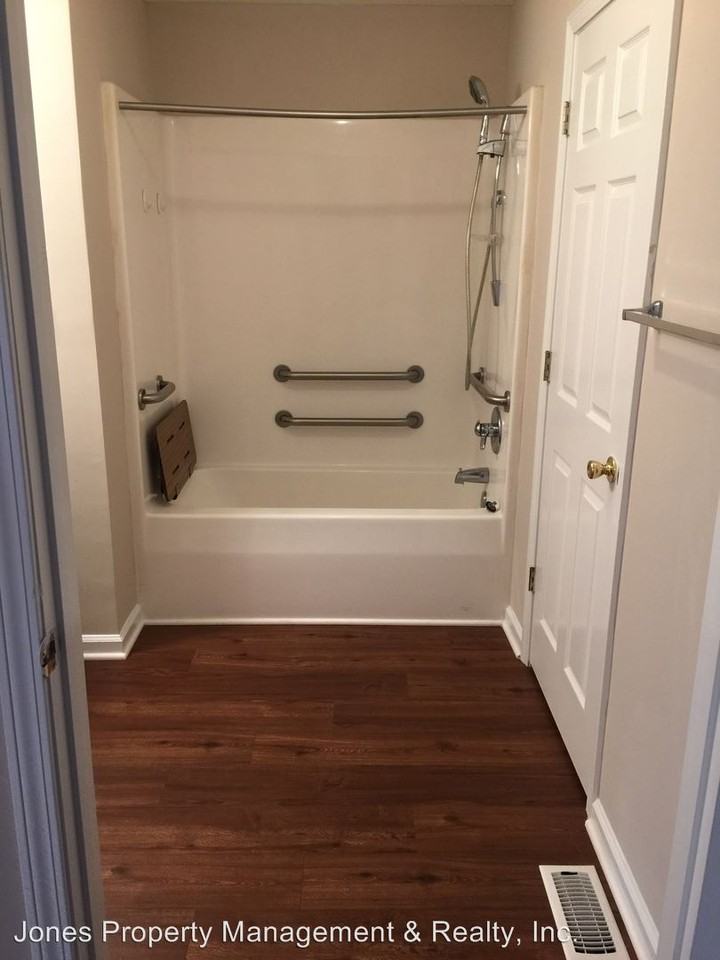 John Street - Photo 2 of 4