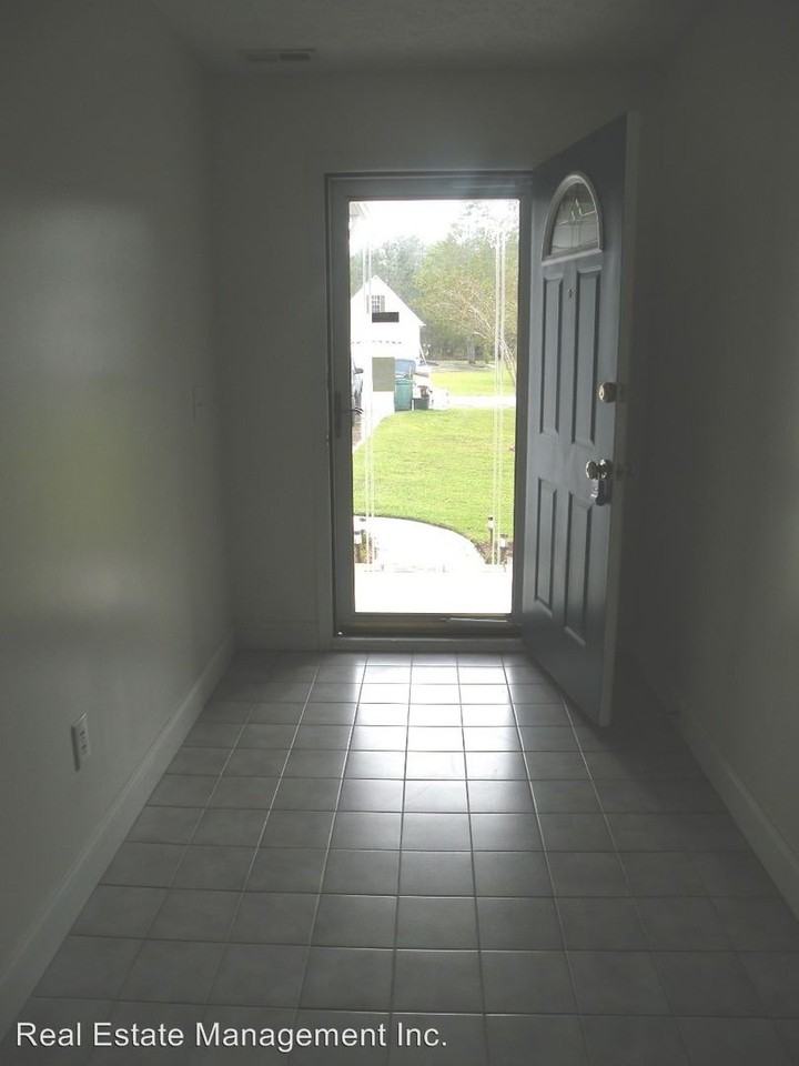 421 Jacqueline Dr - Photo 2 of 17