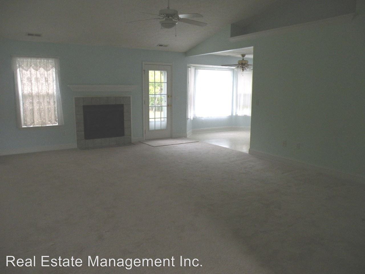 421 Jacqueline Dr - Photo 3 of 17