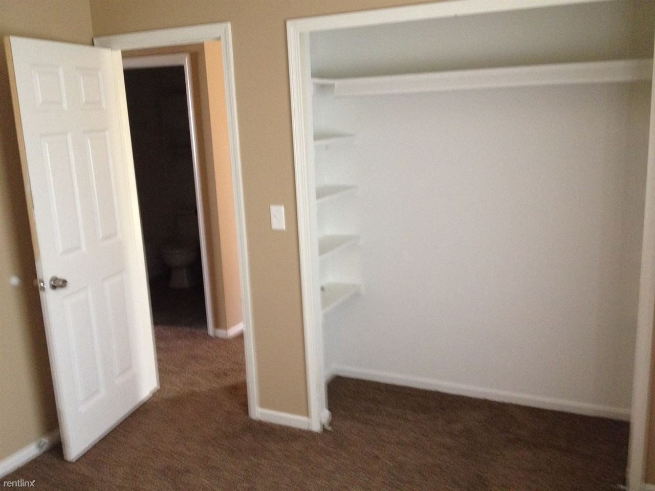 400 Cedar Lake Ln - Photo 3 of 5