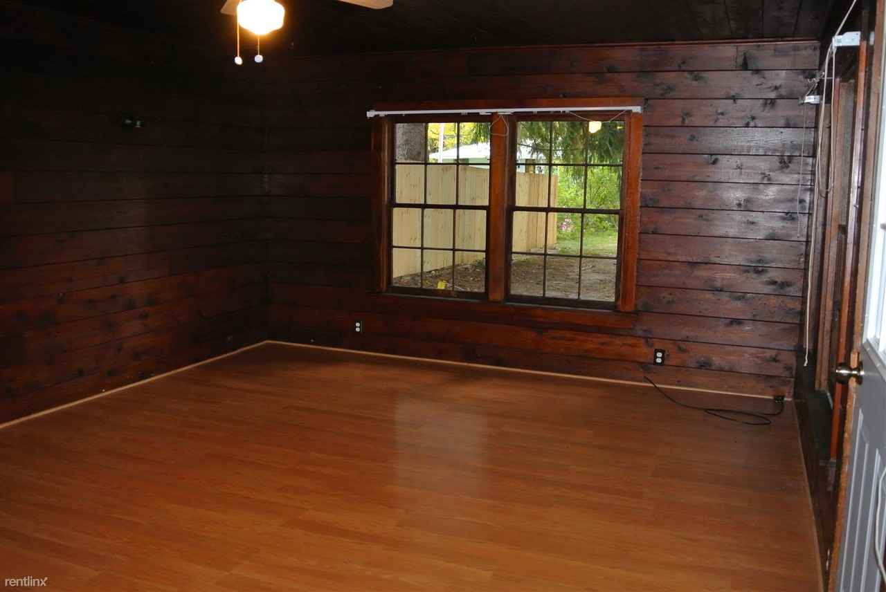 573 Bellows Ave - Photo 3 of 9