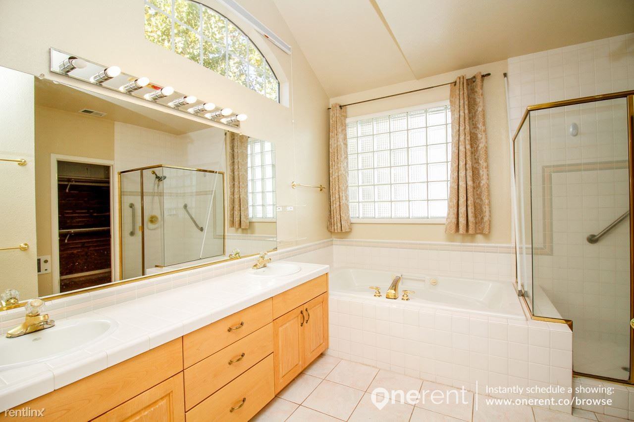 1470 McDaniel Ave - Photo 2 of 18