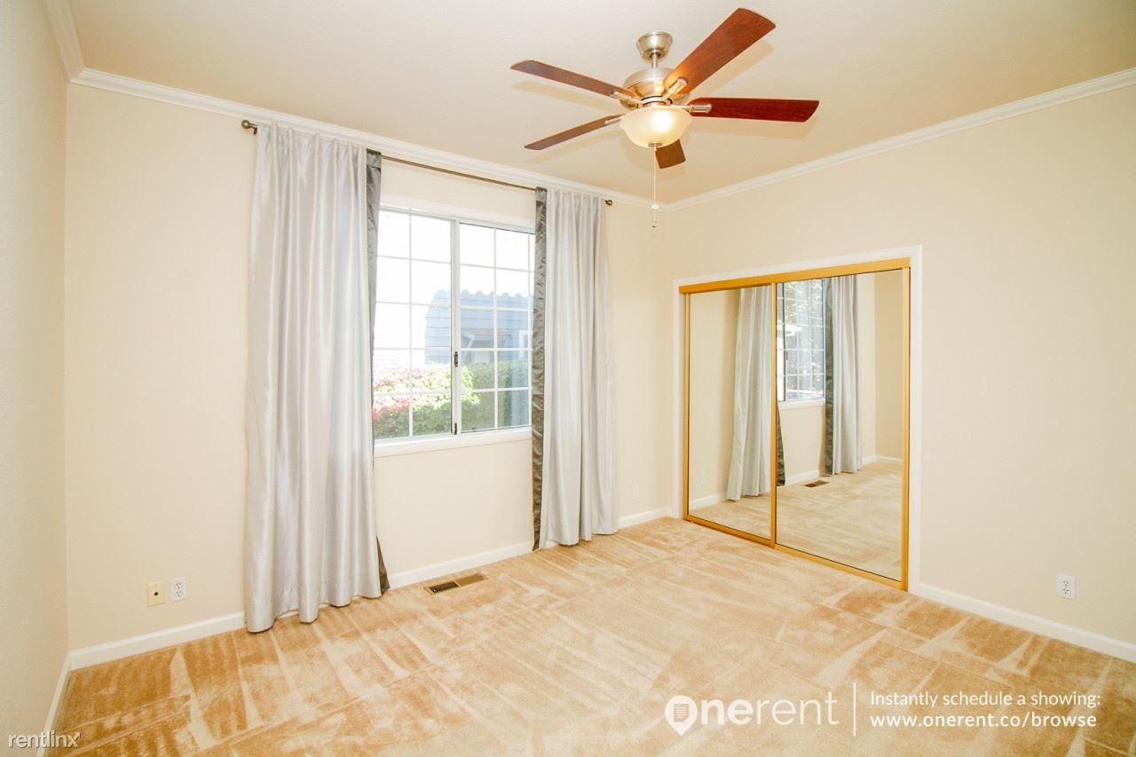 1470 McDaniel Ave - Photo 3 of 18