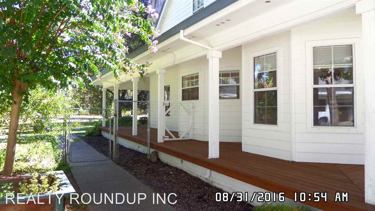 26067 Thornton Rd - Photo 3 of 37