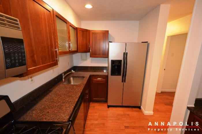 211 Victor Pkwy - Photo 3 of 26