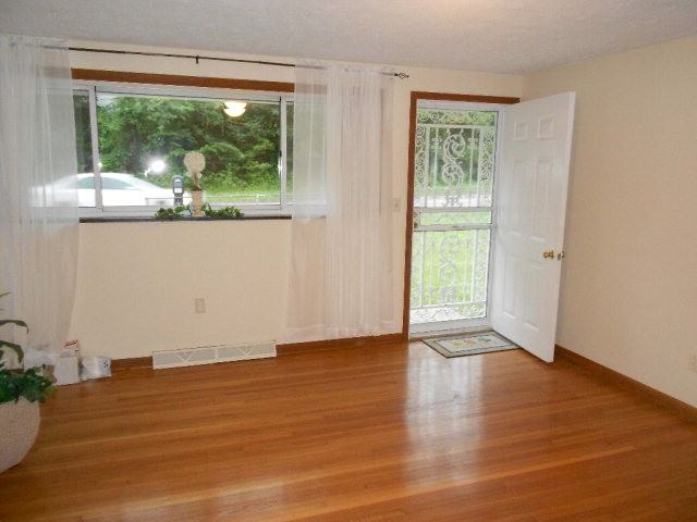 115 Grandview Rd - Photo 3 of 16