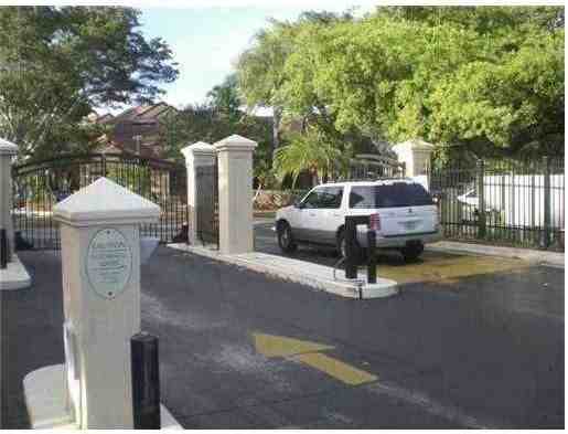 4216 W McNab Rd #323 - Photo 2 of 4