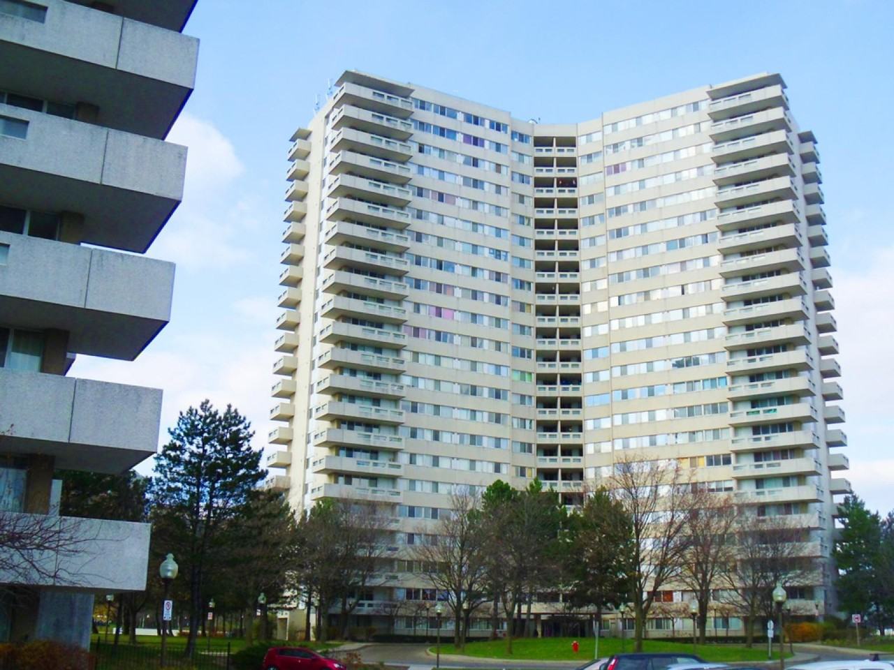 210 Steeles Avenue West - Photo 2 of 6