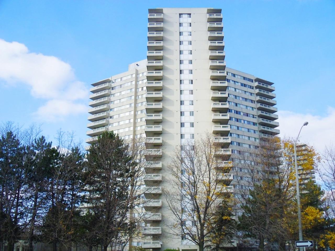 220 Steeles Avenue West - Photo 2 of 4