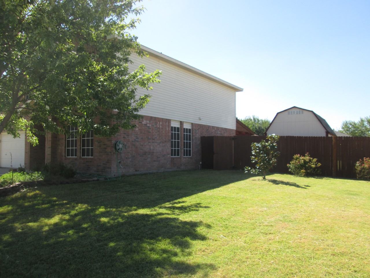 2632 Pecan Dr - Photo 2 of 15