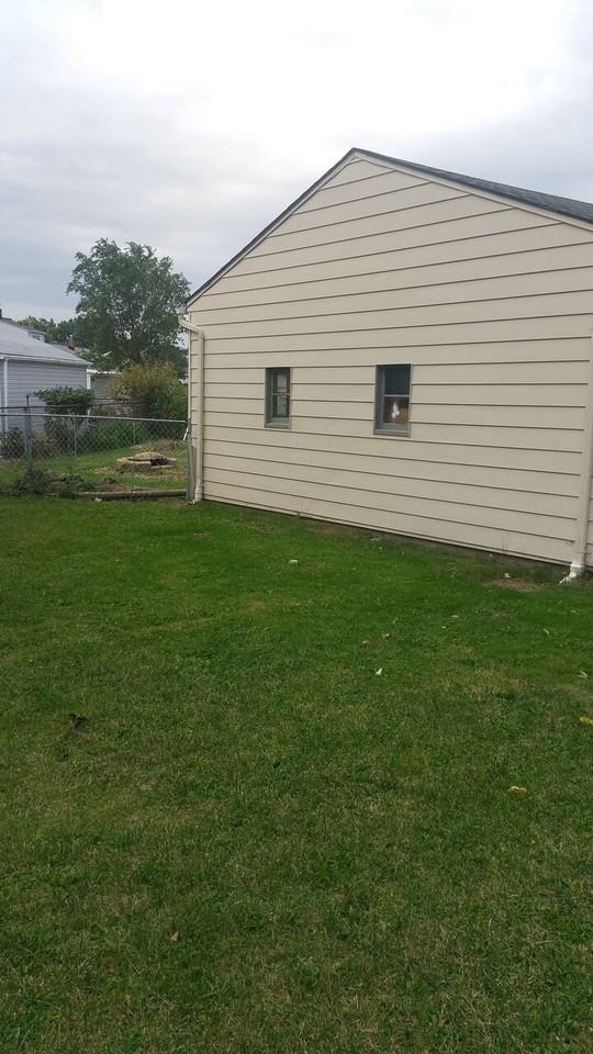 16701 Shelby Dr - Photo 3 of 18