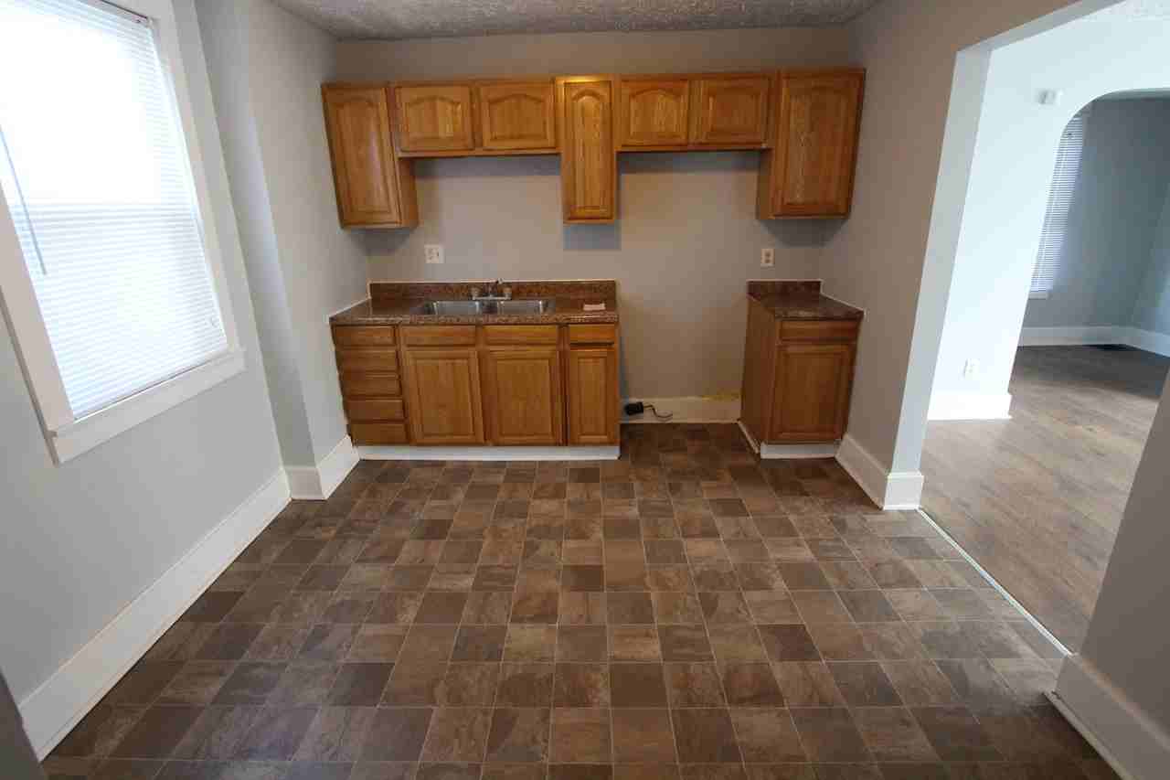 976 Carpenter St - Photo 3 of 9