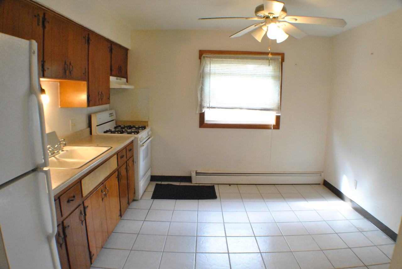 3241 Marshall Ave SE - Photo 2 of 8