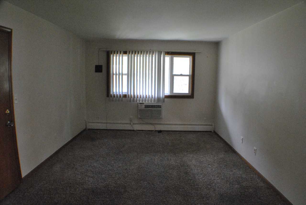 3241 Marshall Ave SE - Photo 3 of 8