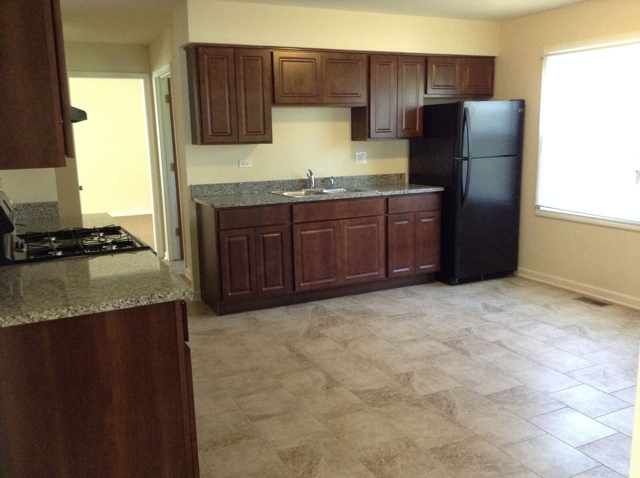 25050 Whispering Oaks Ln - Photo 3 of 18