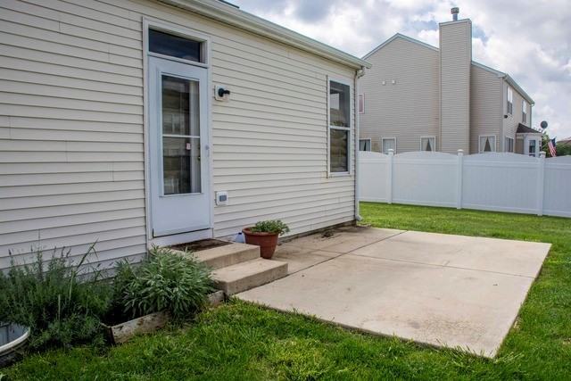 25456 Bann St - Photo 2 of 23