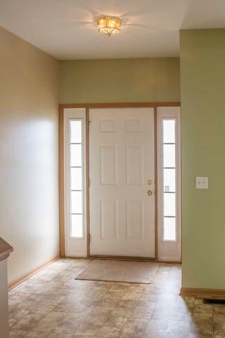 25456 Bann St - Photo 3 of 23