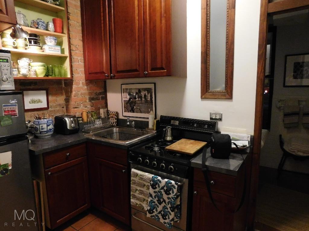 355 W 53rd St #2W - Photo 3 of 8