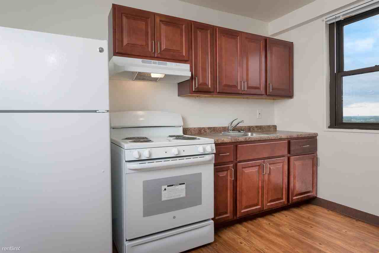 511 Greenwood Ave - Photo 2 of 9