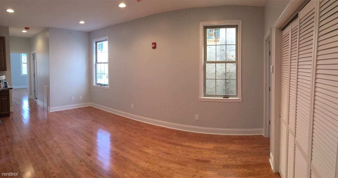 2534 Amber St - Photo 3 of 10
