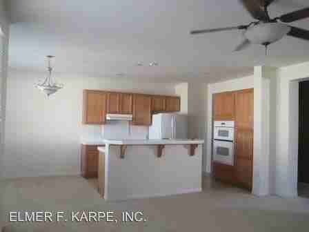 346 Hollyhill Dr - Photo 2 of 5