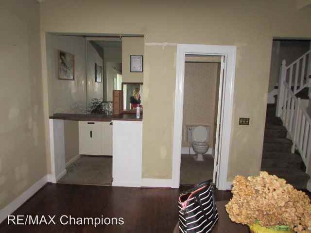 1 13th St - Photo 3 of 4