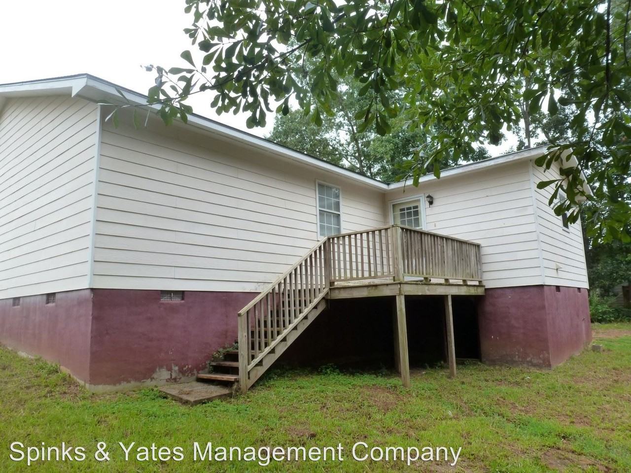 197 Reed Rd - Photo 2 of 8