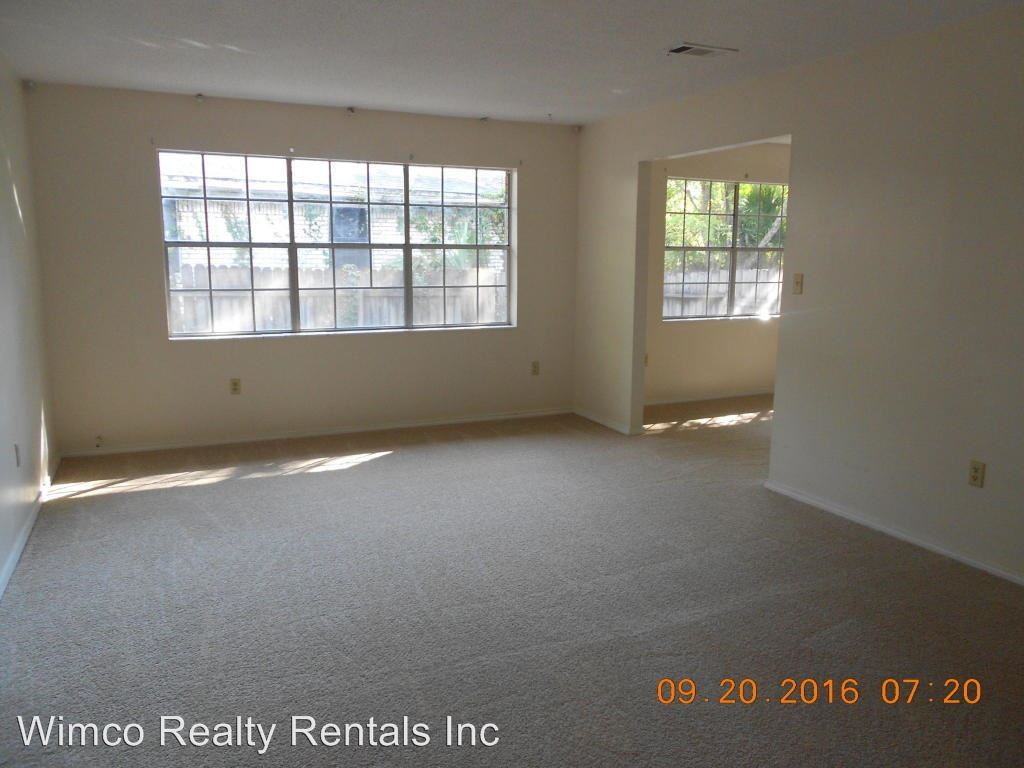 136 Woodbine Cir - Photo 2 of 8