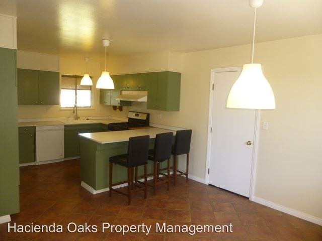 2035 Lockwood Ln - Photo 3 of 11