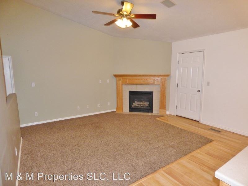 5482 Ridge Hollow Way - Photo 3 of 21