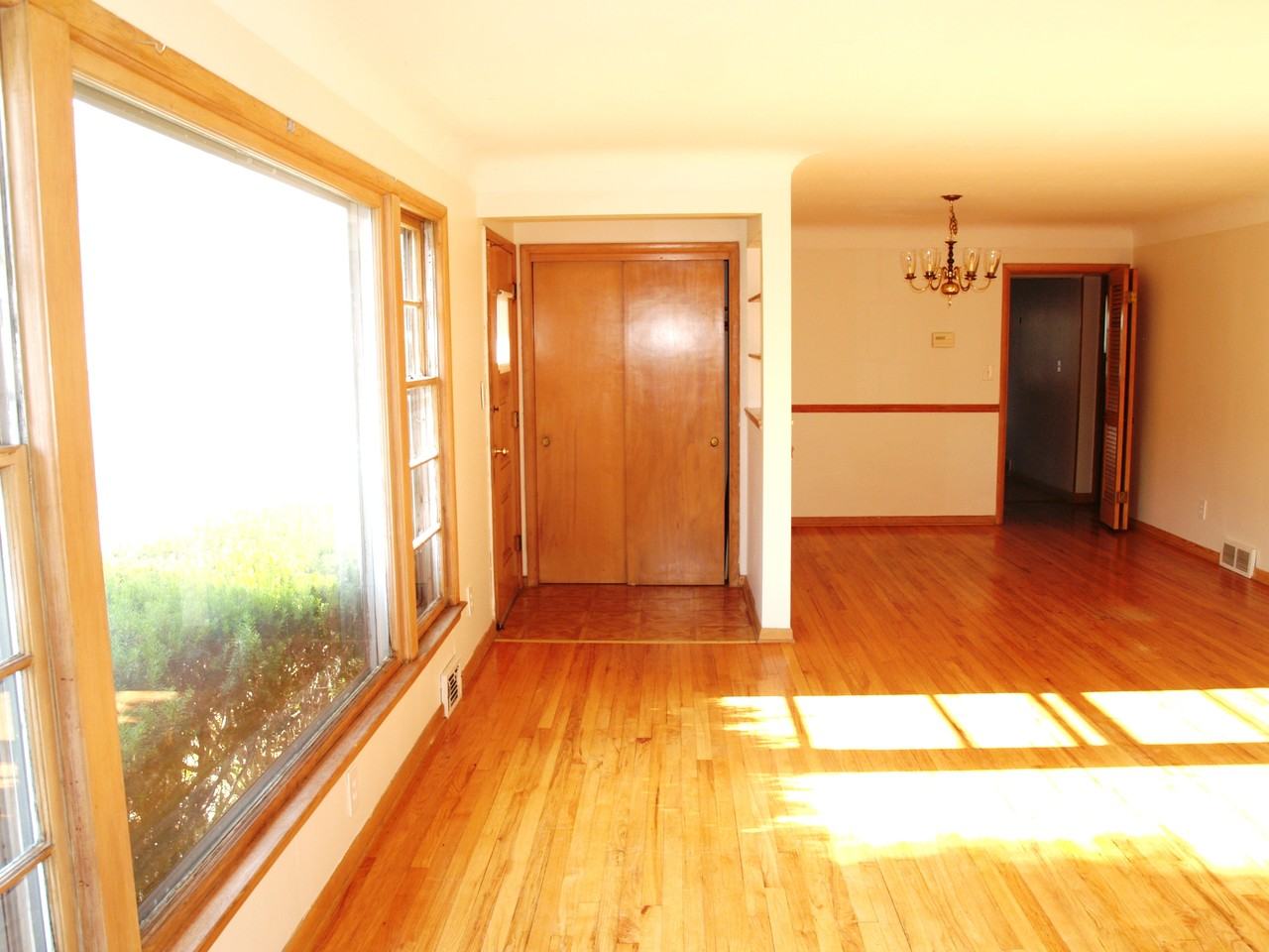 963 Hanley Road - Photo 3 of 17