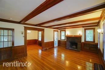 135 Clement Ave - Photo 2 of 10
