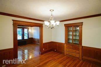 135 Clement Ave - Photo 3 of 10